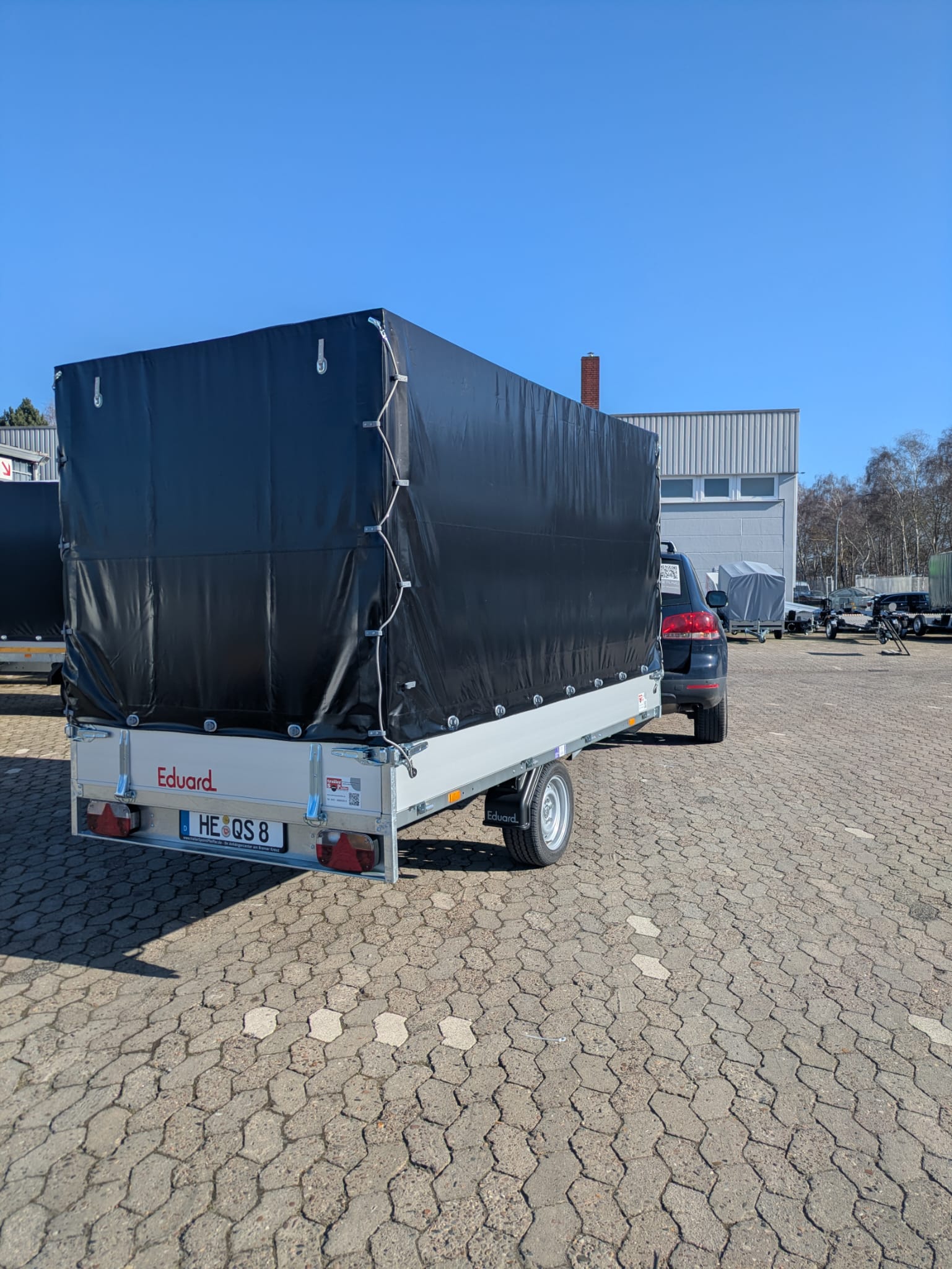 PKW-Planenanhänger (750kg) der Marke Eduard